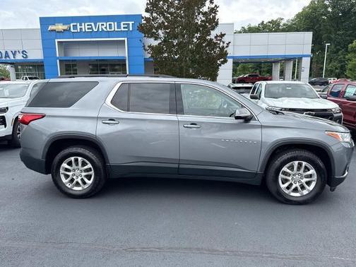 Satin Steel Metallic 2019 Chevrolet Traverse LT Cloth