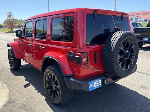 2025 Jeep Wrangler 4xe Sahara