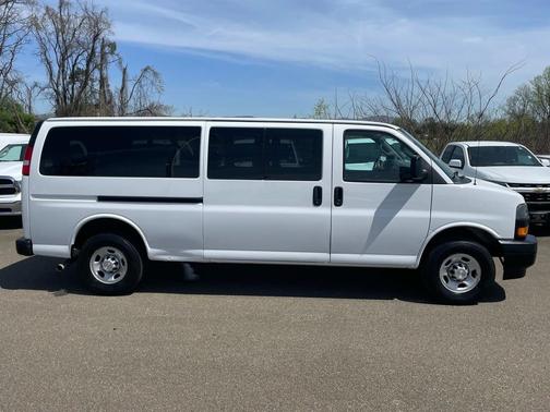 2022 Chevrolet Express 3500 RWD 3500 Extended Wheelbase LS