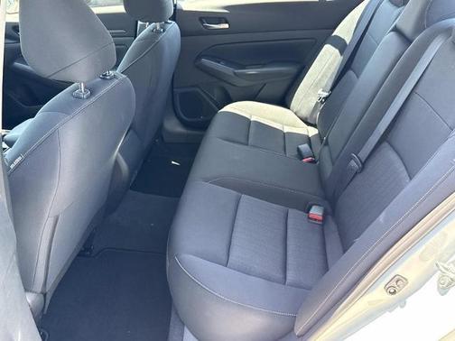 Glacier White 2022 Nissan Altima S FWD