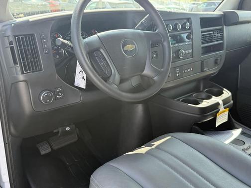 2025 Chevrolet Express 2500 RWD 2500 Regular Wheelbase WT