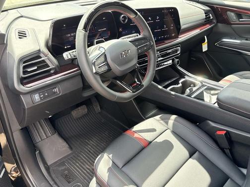 Mosaic Black Metallic 2026 Chevrolet Traverse RS