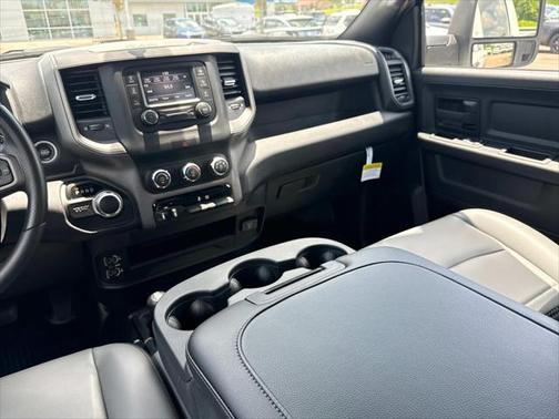 2023 RAM 2500 Tradesman Crew Cab 4x4 8' Box
