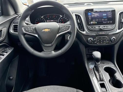 Sterling Gray Metallic 2024 Chevrolet Equinox 1LT
