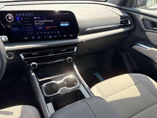 Summit White 2026 Chevrolet Traverse LT