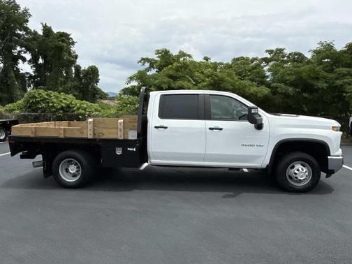 Summit White 2025 Chevrolet Silverado 3500 WT