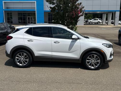 White Frost Tricoat 2023 Buick Encore GX Essence