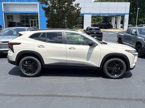 White Sands 2026 Chevrolet Trax FWD ACTIV