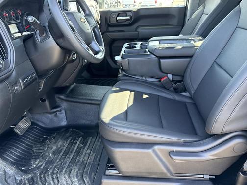 Summit White 2026 Chevrolet Silverado 3500 WT