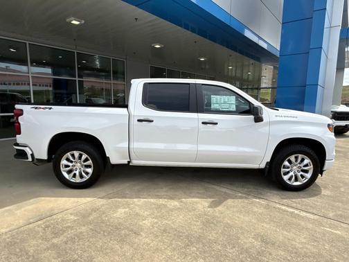 Summit White 2026 Chevrolet Silverado 1500 Custom