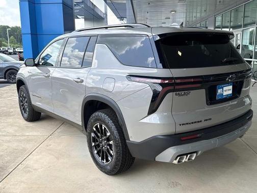Sandstone Gray 2026 Chevrolet Traverse AWD Z71