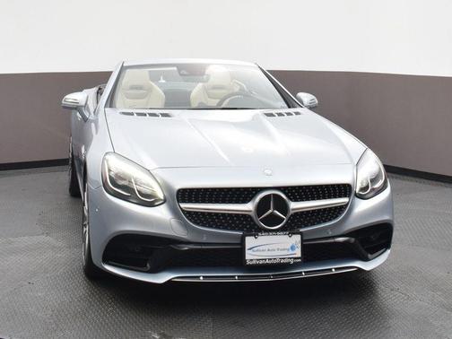 Photo 2 of 32 of 2017 Mercedes-Benz SLC 300 Base