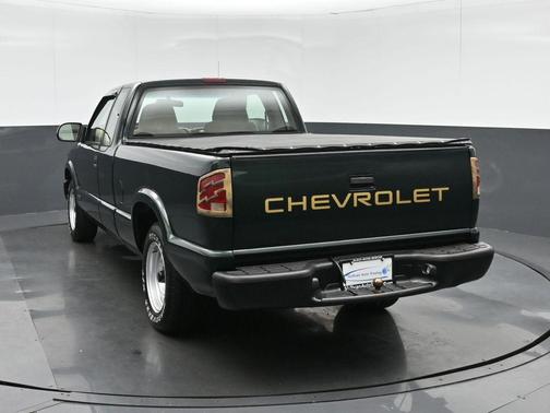2001 Chevrolet S-10 Base