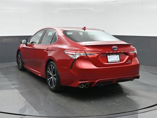 Supersonic Red 2020 Toyota Camry SE