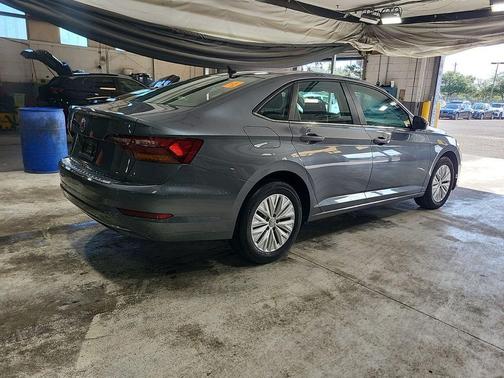Platinum Gray Metallic 2019 Volkswagen Jetta 1.4T S