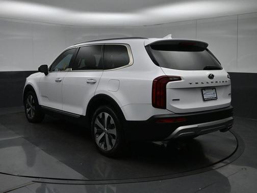 Glacial White Pearl 2021 Kia Telluride S