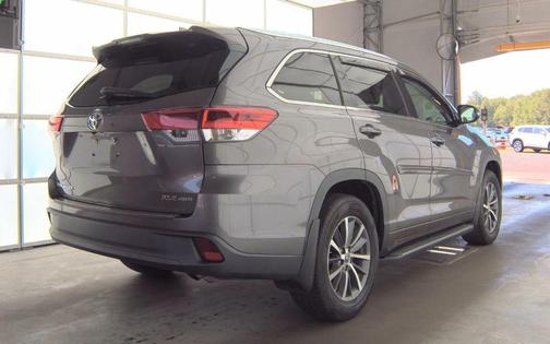 Predawn Gray Mica 2018 Toyota Highlander XLE