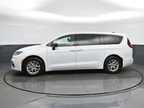 2025 Chrysler Pacifica L