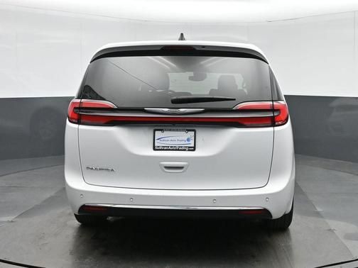 2025 Chrysler Pacifica L