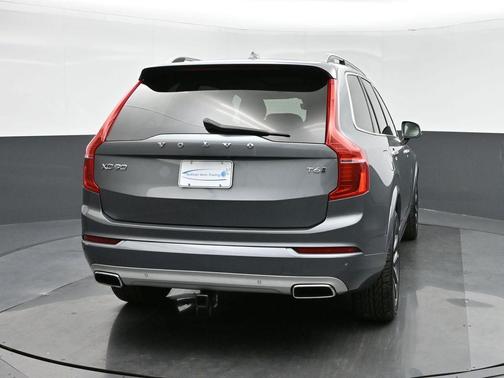 2016 Volvo XC90 T6 Momentum