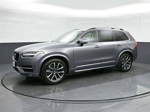 2016 Volvo XC90 T6 Momentum