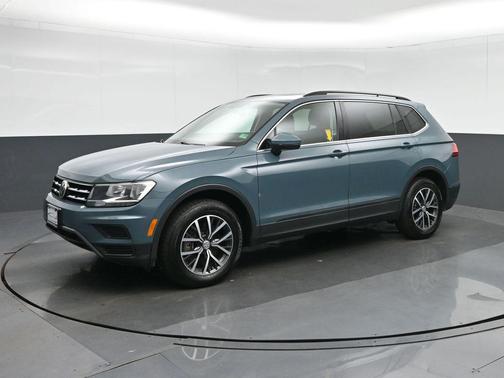 Dark Moss Green Metallic 2019 Volkswagen Tiguan 2.0T SE 4MOTION
