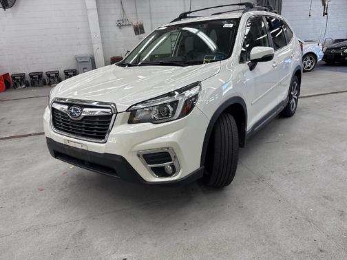 Crystal White Pearl 2019 Subaru Forester Base