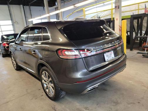 2019 Lincoln Nautilus Select