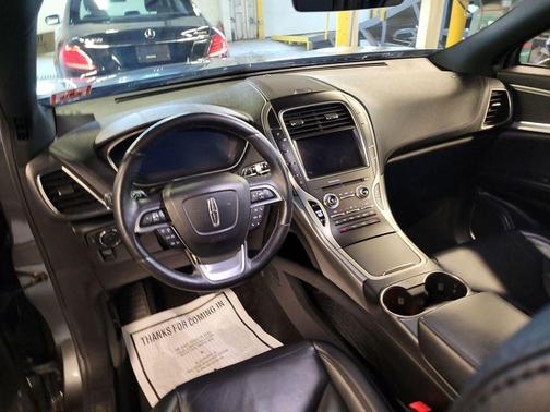 2019 Lincoln Nautilus Select