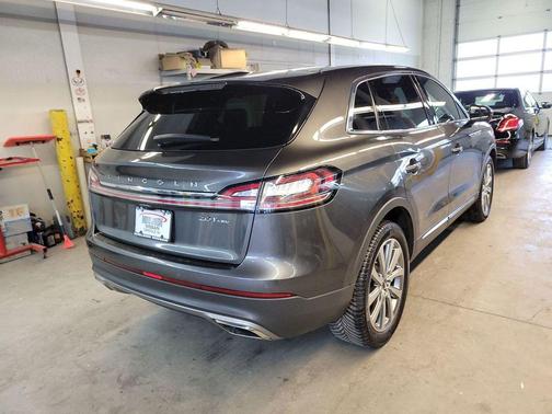 2019 Lincoln Nautilus Select