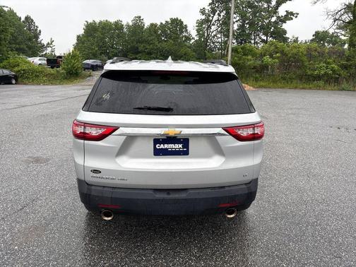 Silver Ice Metallic 2019 Chevrolet Traverse LT Leather