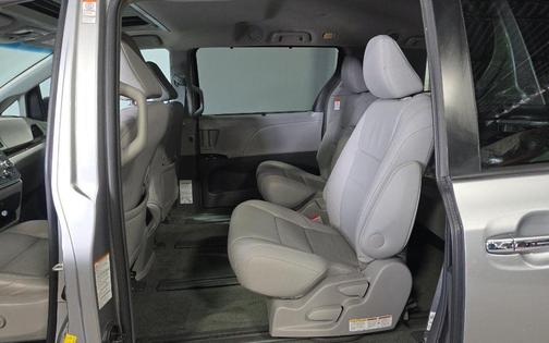 Silver Sky Metallic 2017 Toyota Sienna XLE