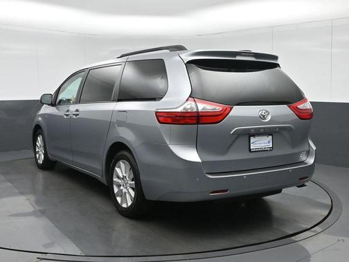 Silver Sky Metallic 2017 Toyota Sienna XLE