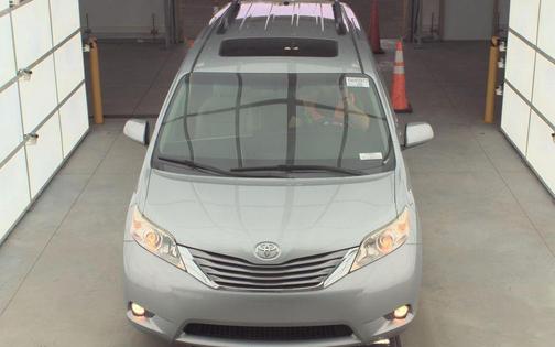 Silver Sky Metallic 2017 Toyota Sienna XLE