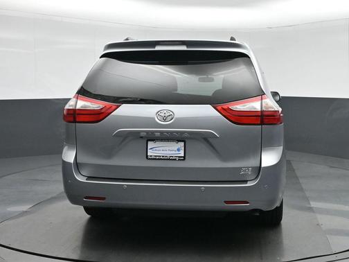 Silver Sky Metallic 2017 Toyota Sienna XLE