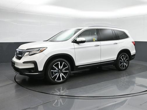 2022 Honda Pilot Touring 8-Passenger