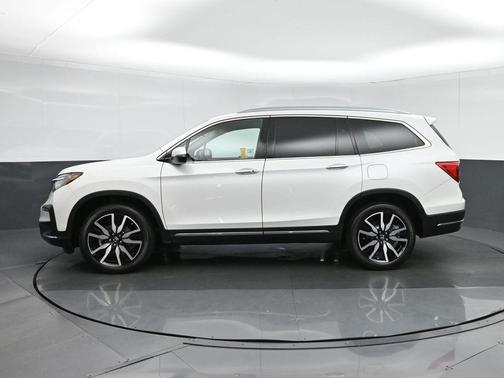 2022 Honda Pilot Touring 8-Passenger