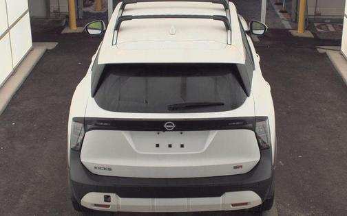 Aspen White Tricoat 2025 Nissan Kicks SR