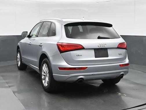 Silver Metallic 2016 Audi Q5 2.0T Premium