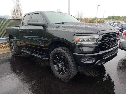Diamond Black Crystal Pearlcoat 2019 RAM 1500 Big Horn