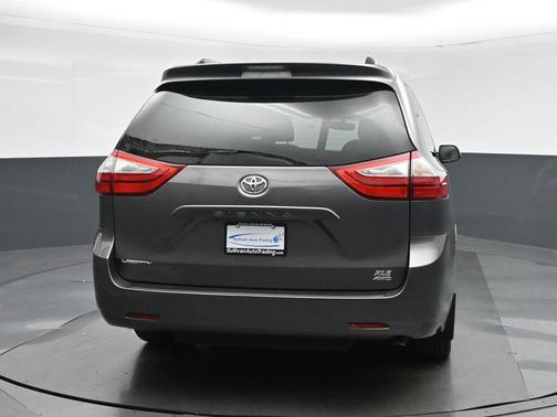 Predawn Gray Mica 2017 Toyota Sienna XLE