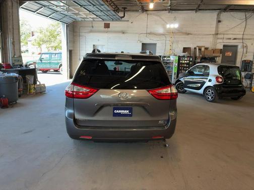 Predawn Gray Mica 2017 Toyota Sienna XLE