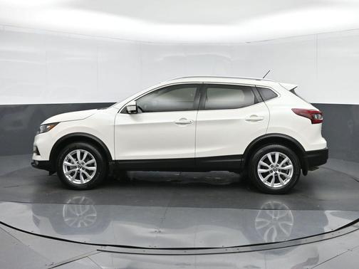 2022 Nissan Rogue Sport SV