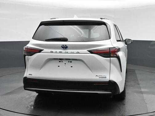 Wind Chill Pearl 2022 Toyota Sienna Platinum