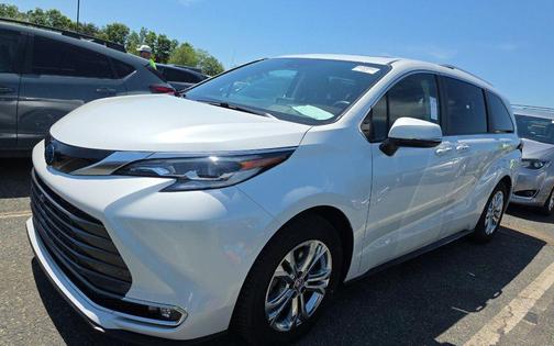 Wind Chill Pearl 2022 Toyota Sienna Platinum