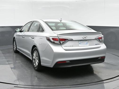 2016 Hyundai SONATA Hybrid SE