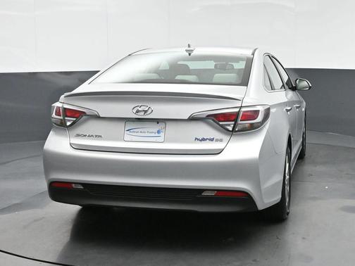 2016 Hyundai SONATA Hybrid SE