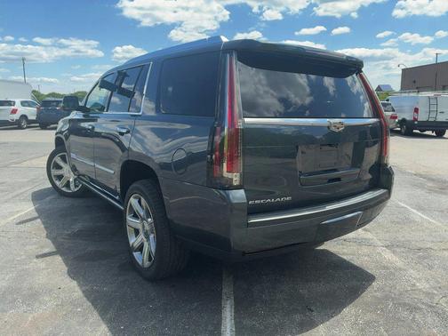 Shadow Metallic 2019 Cadillac Escalade Premium Luxury