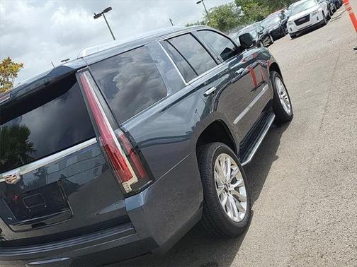 2020 Cadillac Escalade Luxury