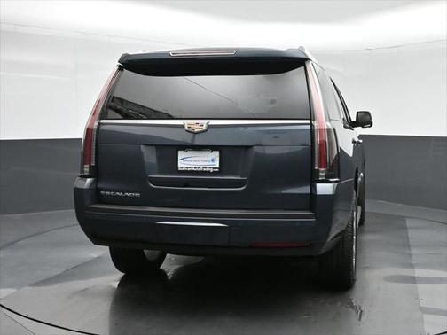 2020 Cadillac Escalade Luxury
